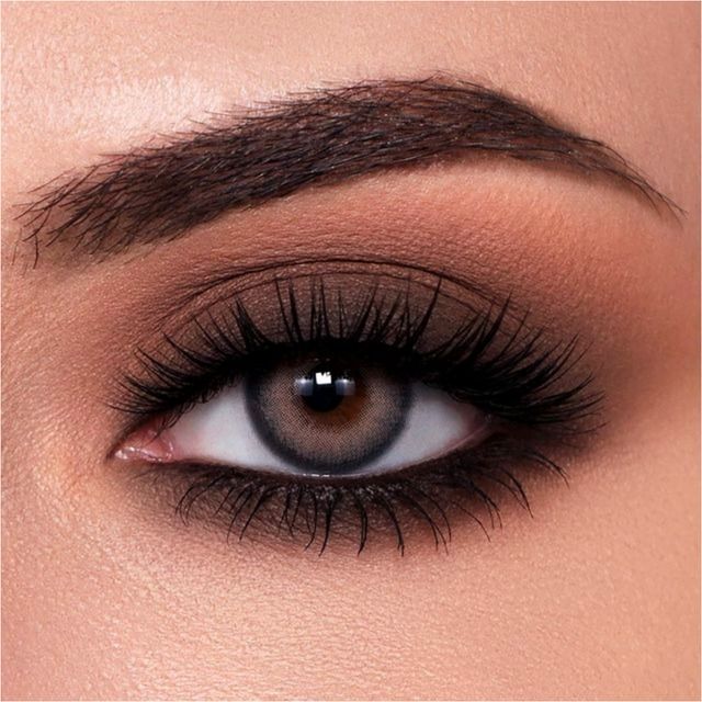 Smoky eye makeup