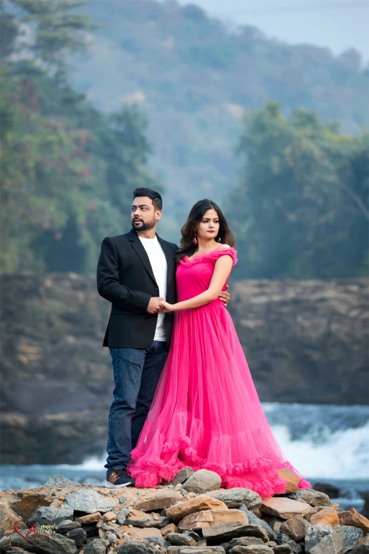 pre wedding poses shoot